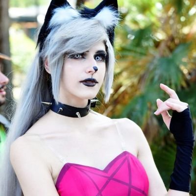| lvl.25 | 🇮🇹 | Dark Girl |
| She/Her🌸 | Cosplay |
|📚Fangirl📚 | 🖌️Artist🌟 |
| Horror and videogames 🥀 |