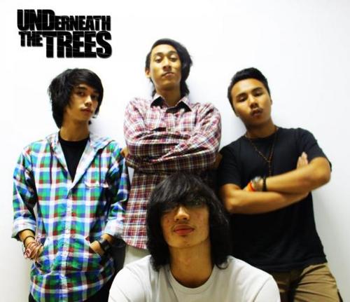 Official Twitter of Underneath The Trees
 
 our members: @Louis_untt @MochammadIchsan @putrabilly @noelaira