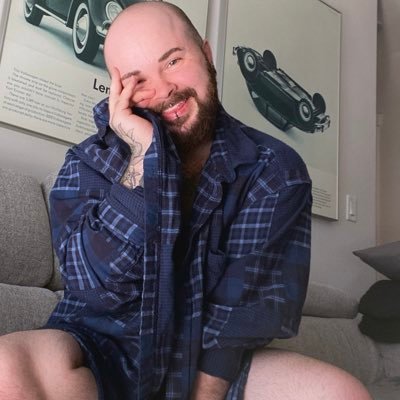 🔞🍑💦 29yo transmasc queer (he/they) 💍💖 thick thighs, yam fries, horny cries