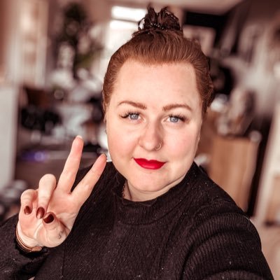 Lifestyle blogger, Virtual Assistant en WordPressvrouw • catmom van 5 • huismus • tattoos • rode lipstick • eigen baas 🍉