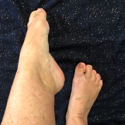 Selling custom feet pictures/content is my passion

https://t.co/1qS5ubKQX7