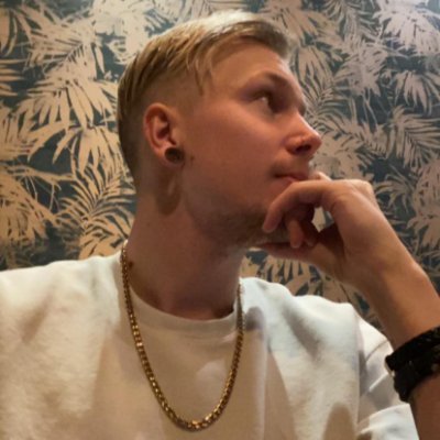 I used to cast & host alot of CSGO and work with E-sports, currently not :)
zaty@live.se for business inquiries