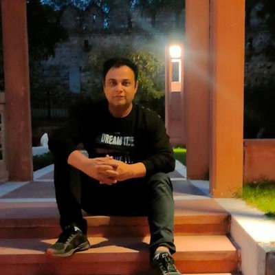 FaisalShkeel's profile picture. Loss making trader. Study market everyday but still make losses next day#Introvert types extrovert.