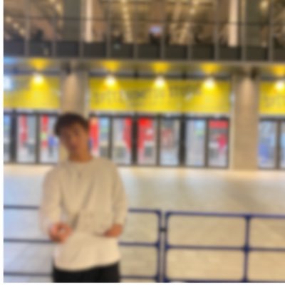 スピッツの曲の歌詞をテーマに卒論を書きました。ファンの皆さんの声が卒論になりました。協力ありがとうございました。卒論は固定にありますのでぜひ!最近は同級生とラジオ番組やってます。下記リンクからぜひ!無言フォロー失礼します!
