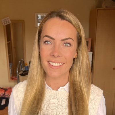 PE teacher living in 🇦🇪 Well-being believer❣️Netball player 🏐 BSc in Sports Coaching at Leeds Met 👩🏼‍🎓 Gym enthusiast 🏋🏼‍♀️
