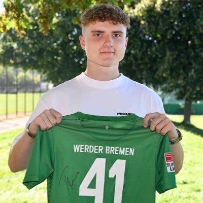 @TwitchDE Streamer // Autor // SV Werder Bremen 🟢⚪️ GOATkrug 👦🏼