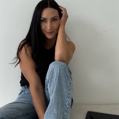 I’m Phoebe, your go to UGC creator! I create irresistibly engaging content, merging high-quality visuals with brand aesthetics. 💌admin@phoebealexander.com