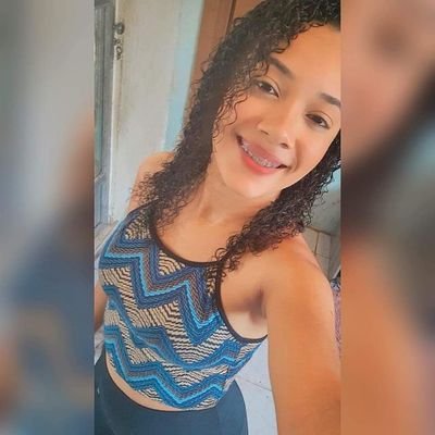 Fafarocha25's profile picture. Não coloque limites em seus sonhos, coloque fé. 
Tec. de .Enfermagem 📚👩🏻‍⚕🩺💉🤍