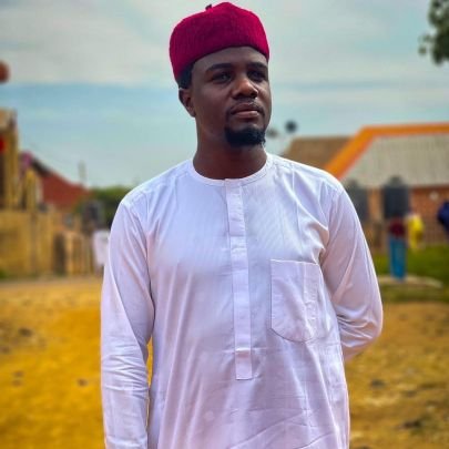 Muslim👑thank you Allah for loving me any way...Proudly madridista ⚽️coke addict🍷🍷medical lab scientists#RIJF momma😥Garkuwa👑👑
