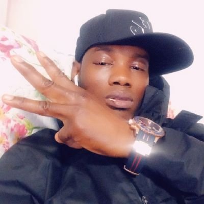 DiarraBaka64420's profile picture. Ouais, je cherche un truc que je dois le voir.