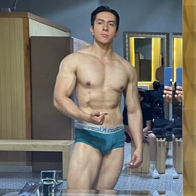 22 l Dgo, Mex.🇲🇽 IG: jesus.valn 𝘔é𝘴 𝘲𝘶𝘦 𝘶𝘯 𝘤𝘭𝘶𝘣