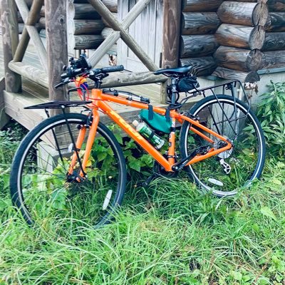 柿の種が好きなのでオレンジ色の自転車に乗っています 他にグレーの自転車と銀色のママチャリにも乗ってます 特に理由はありませぬ。