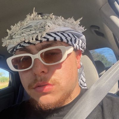 | 216🧬🏙 🛫 LA🌵🏝️  ,24, Digital Artist and Musician. 🇵🇸🇱🇧  Podcast Host @thetwo9show on all platforms