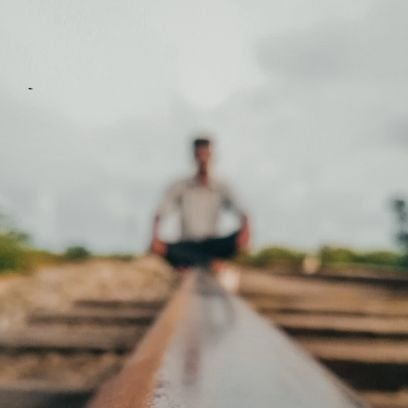 _ajithan333_'s profile picture. முட்களைப்புரிந்து கொள்ள துணியாத போது... ரோஜாவிற்காக ஏங்குவதில் பயனேது...🌹💚