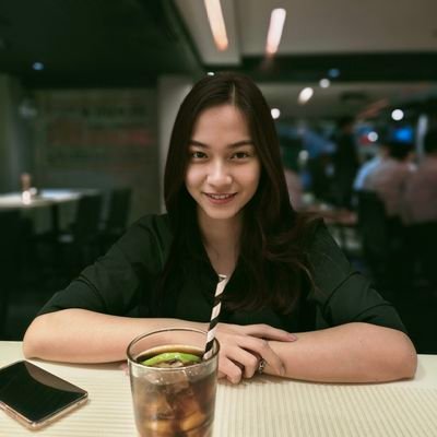 LGBTเลสคิงไบนะคะ ไม่คุยกับผู้ชายเด้อ 🌈 Hi there , I'm Zee chapstick lesbian/ bisexual feel free to make friends to every lesbian type.