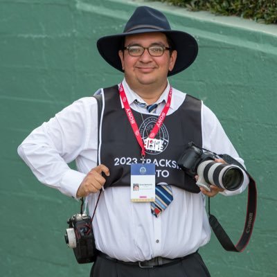 Photographer who loves to take pictures of the horses in Southern California Horse Racing. Also a big Janet Jackson and Selena fan. #Photojournalist
