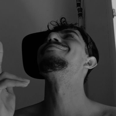 قاعد .. نفتح في قلبي 🗝️