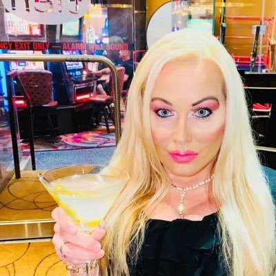 I am a Christian! #Trump2024 🇺🇸🇺🇸🇺🇸 🇺🇸Married to @tonyhenson37