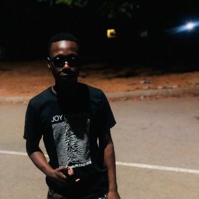 Monya reTea☕ .
mukomana wemanchester utd🔴👹.
Chill its just social media .Self-proclaimed CEO (Chief Entertainment Officer).Follow for Follow 👍