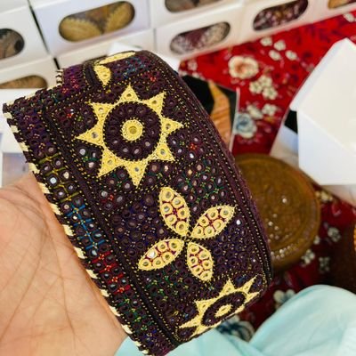 هر قسم، عطرونه، خولئ،لنګئ، الفجر ساعتان، صدرئ، او کندهاری پټوان په مناسب قیمت ترلاسه کړې واتساپ 0700009323
