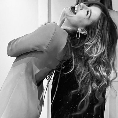 hourlyxafra's profile picture. ♡︎ daily dose of afra♡︎// fan account