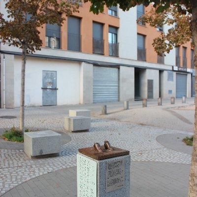 Este monumento condena las actuales sentencias por agresiones sexuales, pero también representa el valor y el coraje de las mujeres.

Creado por @aidagomezinfo