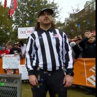 illumigottii's profile picture. Aquarium Enthusiast🐠🐟🐡 🐡🐠 Night Shifter🥱 Iron Workin’🔥🛠️🔥Sports Fanatic. 🏈🏒🏀🥊🦌 Sober Since 6/18/2018 🏆