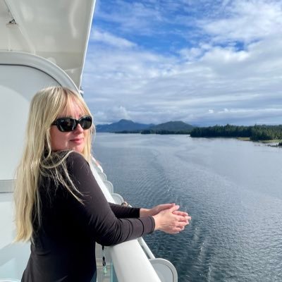 Award-winning words 🛳 🧳 💄| Freelancer ⭐️ Editor ⭐️ 50% @blondescruise 100% west Londoner