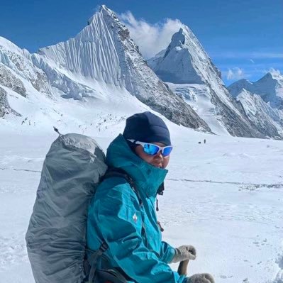 PhD student at Nagoya Univ. Cryosphere Lab @hma_glaciers Studying paleo-environment through snow and ice❄️🧊 主な研究フィールドはヒマラヤの山岳氷河🏔️JARE64夏隊として南極にも行きました🐧