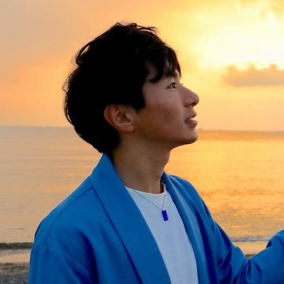 空を越えて🌌海を越えて🌊歌を通して多くの人を前向きに🎤男声女声・高音低音と幅広い歌声が持ち味✨SHOWROOMにて配信活動中🎤青色LOVE💙食旅🍴料理🍳写真📷が趣味🎵