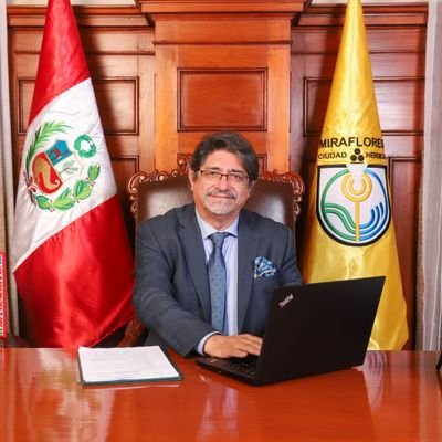 Alcalde de Miraflores 2023-2026, abogado, empresario, amigo y vecino miraflorino.