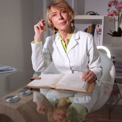 Dottoressa Katharina Sirch, Medico Chirurgo #MedicinaEstetica #AntiAging Languages: 🇬🇧 🇫🇷 🇮🇹 🇩🇪