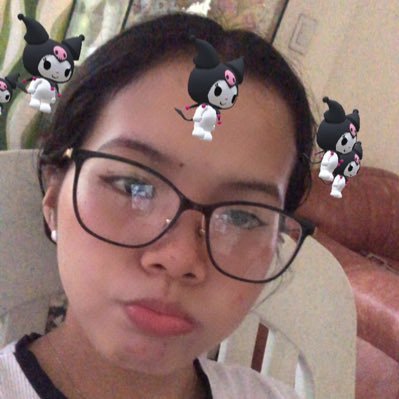 eembelle's profile picture. 