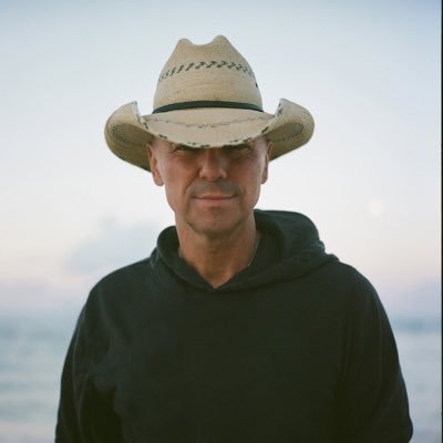 Kenny’s Private Page & Crew here. Official profiles are @kennychesney. @noshoesnation @bluechairbayrum & @noshoesradio.