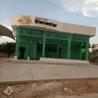 librero7099's profile picture. Lector empedernido, apasionado por la Historia, movimientos sociales y politicos pasados y presentes