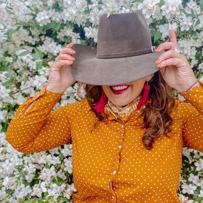 🥩 nerd | Passion connecting people|#ThoughtsRmyOwn|Brand, inspire, transparency|CowNerdGirl 🐂👩🔬👩🌾 #funky👚friday