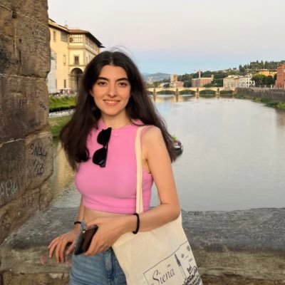 nadiakhsrvni's profile picture. I solemnly swear that I’m up to no good