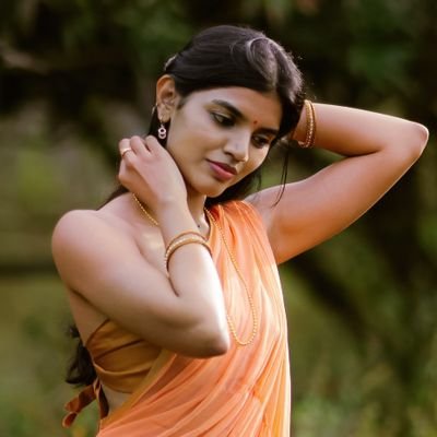 Dancer • Actress • Miss India Socialist • Masters in Kuchipudi 🎓 
                                                            अहमस्मि योधः ||