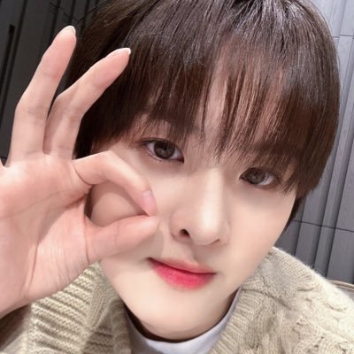 closing acc, follow @alecautism to find me ☆ it/its 22 audhd