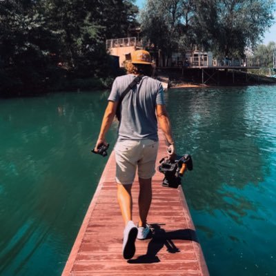 DavidLeveque's profile picture. Filmmaker   🎥
Tribu Pokaa 🦜 
Daddy cool  🍼 
#Strasbourg 
Certifié 🥨 depuis 2013