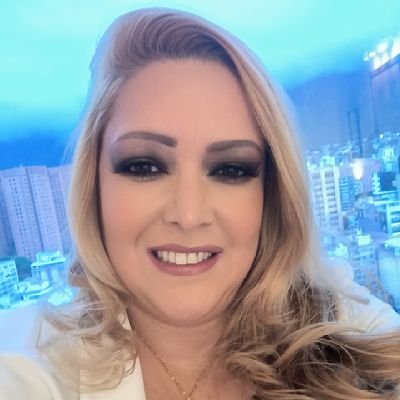 HIJA DEL GIGANTE MAESTRO TERRENAL Y ESPIRITUAL HUGO CHÁVEZ FRÍAS. Comunicadora Social al Servicio de Mi Amada Patria VENEZUELA. Periodista de VTV.