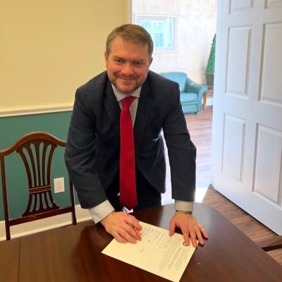 2nd Amendment troubadour. Fidei Defensor. Conservative Republican. Tallapoosa County Probate Judge. Gump/Cubs fan. Personal page. @DobsonforAL-stan account