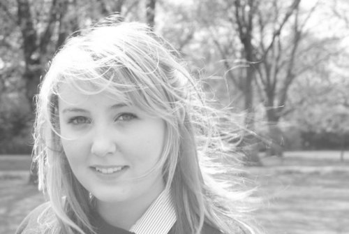 ella_dh's profile picture. 