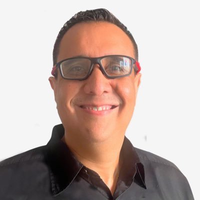 Especialista en ventas, docente y empresario.