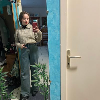 _chloebct's profile picture. @PNLMusic