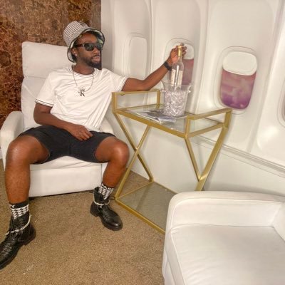 ToniApproved's profile picture. living my best life, in real life.