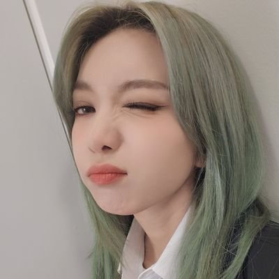 hourly_dami Profile Picture