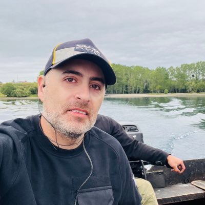 Realizador Audiovisual, Magister en Cine Documental,
Director documental “El canto de Todas, es mi propio canto”