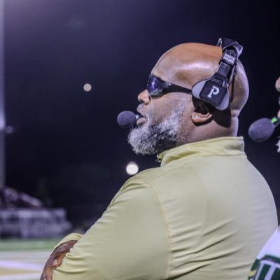 Christian, Father, Husband, ΩΨΦ. Head Football Coach at Woodlawn High School. #1stAveBoyz #WorkingForTheW #Fast48. 2022 5A State Champ (As an OC)