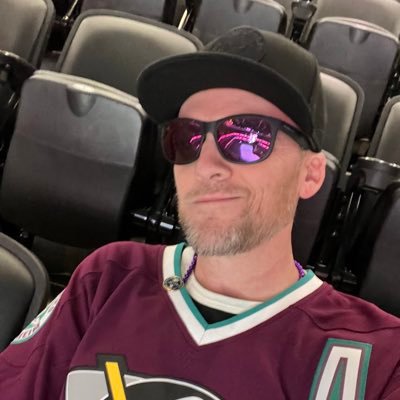 Vegan 🌱 Not a bot, 100% human. 🤖😊 👍🏻 Bird Dad. 🦜🦜🦜🦜🦜🦜 Runner. Anaheim Ducks/UFC/San Francisco Giants! #LetsGoDucks #AnaheimDucksGoooaaalll #SFGiants